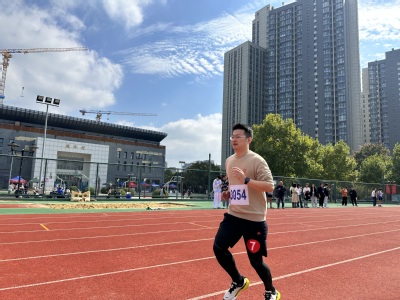 男子青年1500m 任杰